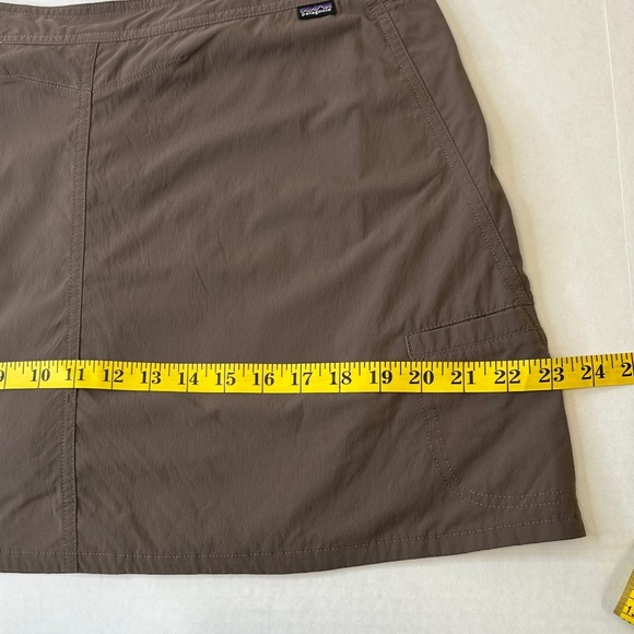Patagonia Women’s Brown Athletic Skort with Side Button – Size 12 - Picture 13 of 14
